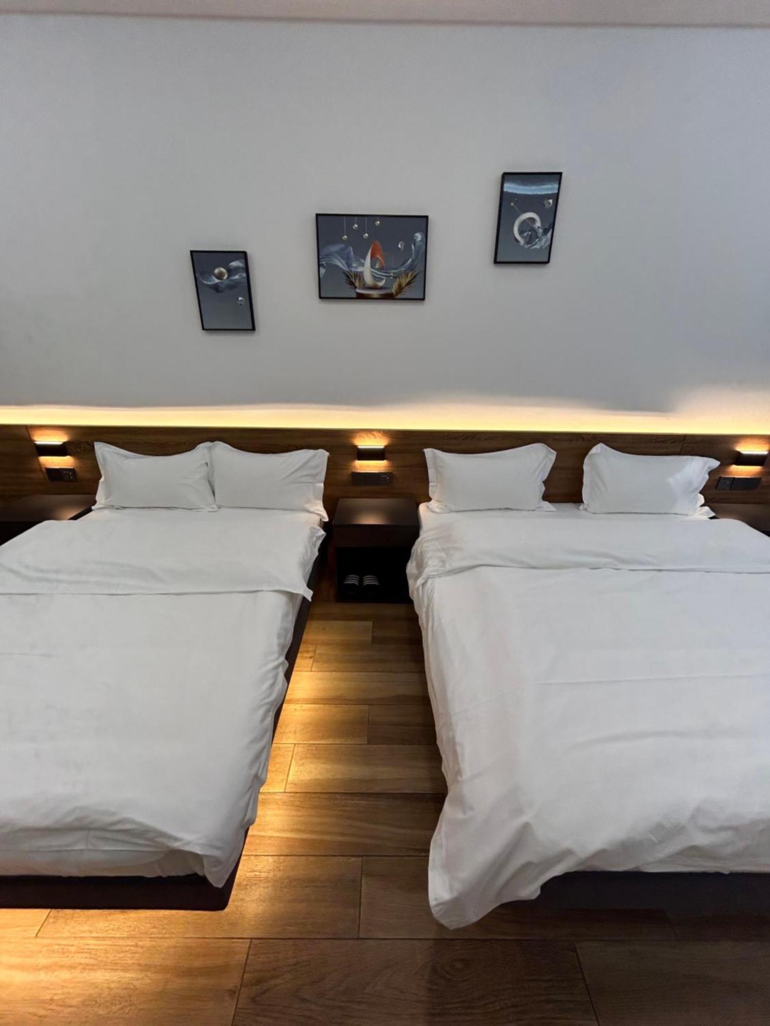 H.T Hotel Belgrado Esterno foto